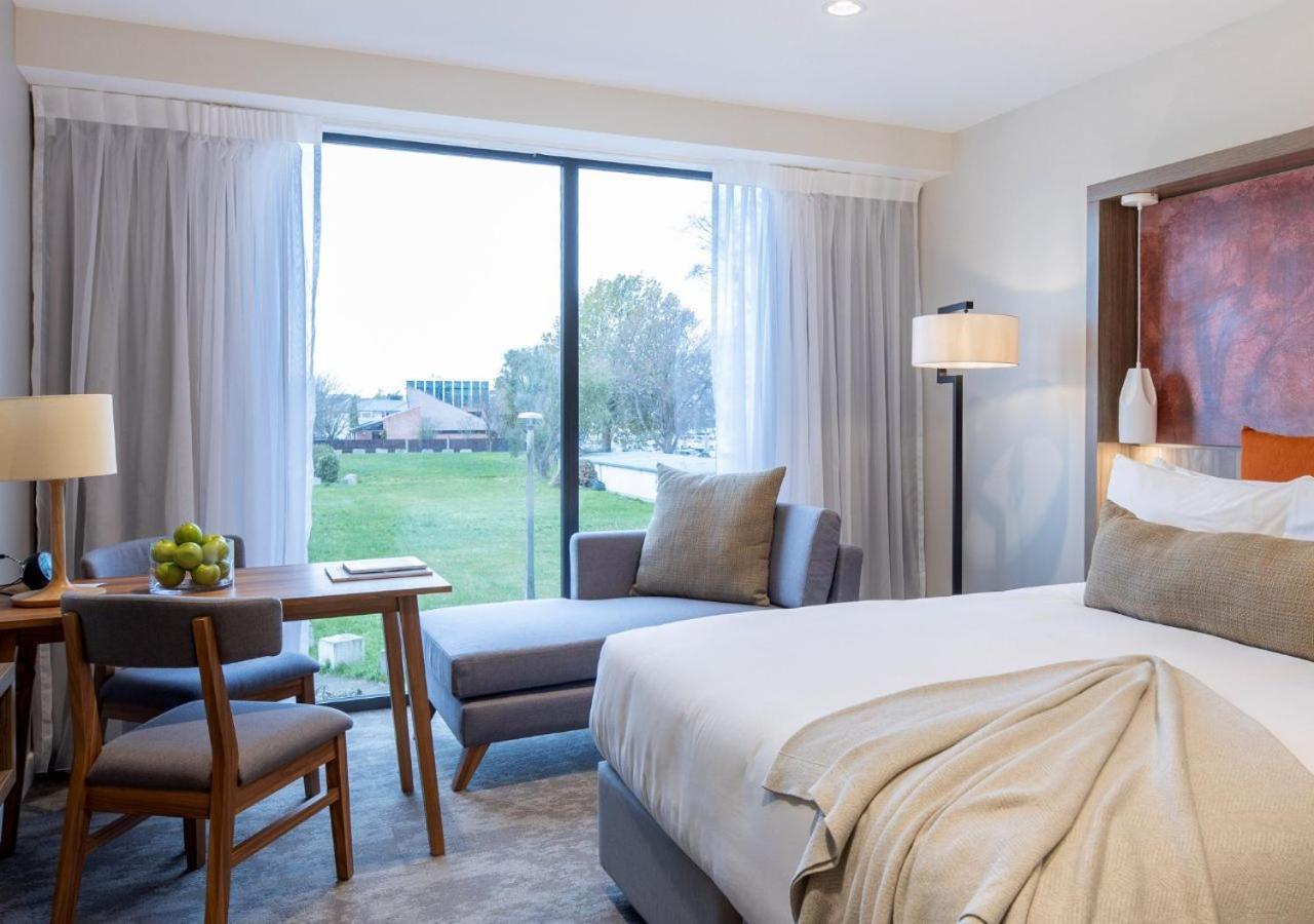 Sudima Christchurch City Ngoại thất bức ảnh A guest room at the Hotel at Old Town Scottsdale