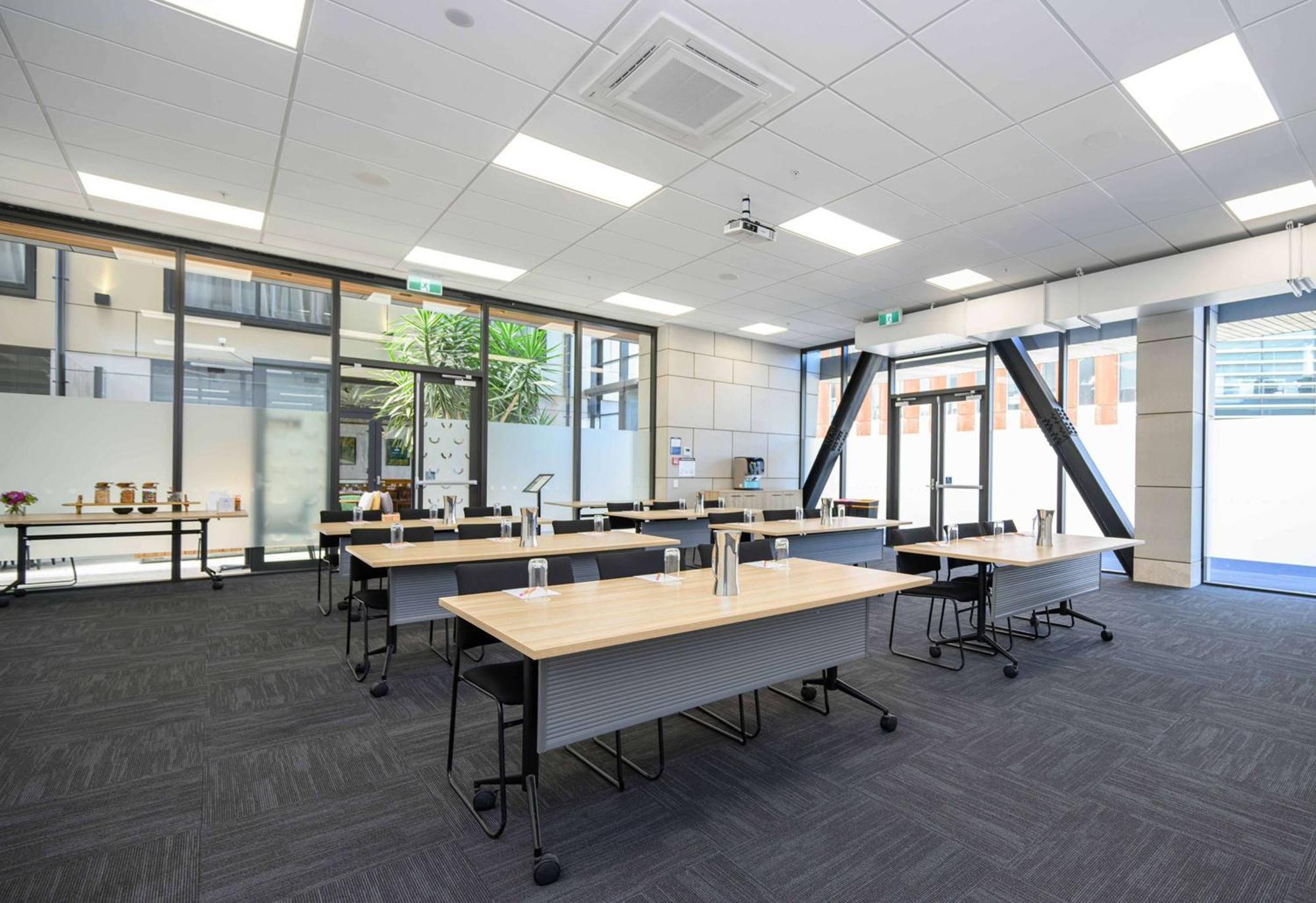 Sudima Christchurch City Ngoại thất bức ảnh A classroom at the University of New South Wales
